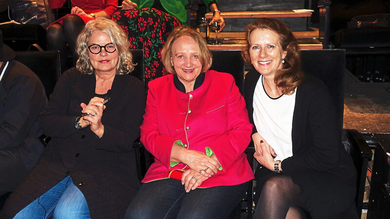 Autorin Bettina Schaefer, Sabine Leutheusser-Schnarrenberger und Alexandra Straßberger (von links)