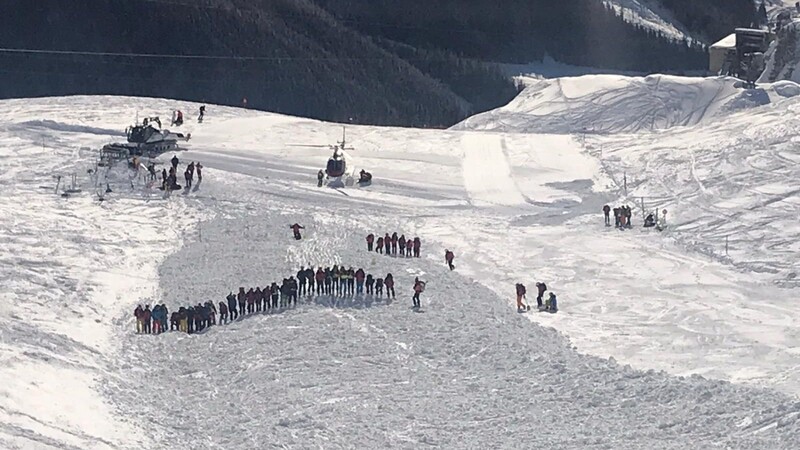 Suchaktion im österreichischen Skigebiet Ankogel - hier gingen am Donnerstag gleich mehrere Lawinen ab.