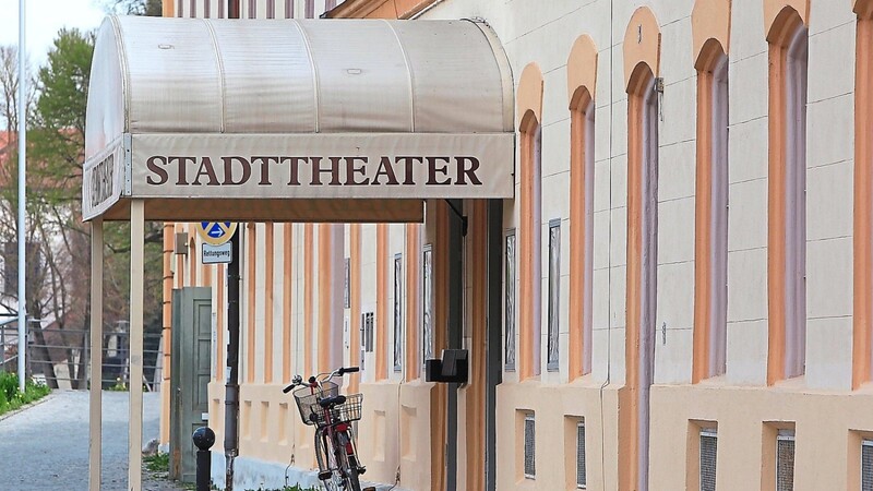 Die Sanierung des Stadttheaters ist die wahrscheinlich größte Investition in den kommenden Jahren für die Stadt. Stadträtin Anja König (SPD) hätte sich noch höhere Schlüsselzuweisungen gewünscht, um die hohen finanziellen Belastungen leichter tragen zu können.