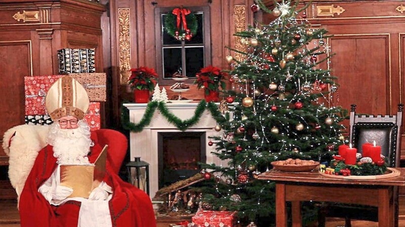 "I bin der Nikolaus und do bin i dahoam". So sieht das aus, wenn der Nikolaus im Homeoffice ist.
