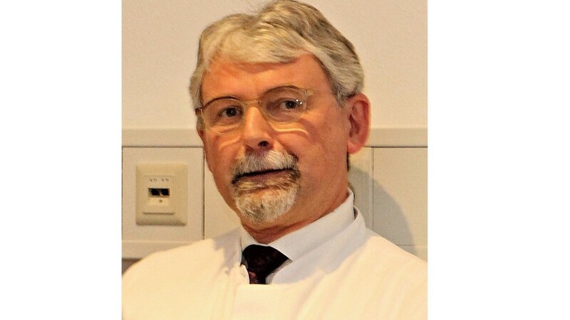 Klinik-Chefarzt Dr. Klaus Friedrich Becher.
