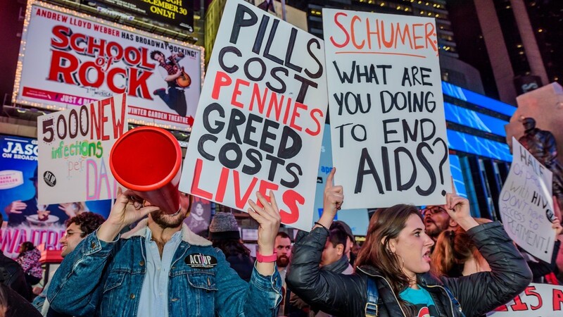 Immer wieder demonstrierten in den vergangenen Jahren Menschen - so wie hier in New York -, um auf den Welt-Aids-Tag aufmerksam zu machen und HIV/Aids wieder in den Fokus der Aufmerksamkeit zu rücken.
