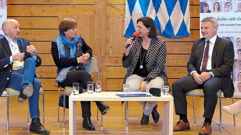 Bei der Gesprächsrunde zum offiziellen Auftakt (von links): Christian Neureuther, Rosi Mittermaier, Ilse Aigner und Peter Dreier.