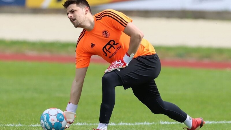 Bogdan Hodoroaba hat mit dem FC Dingolfing den Aufstieg im Blick.