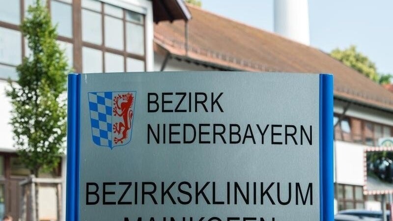 Am Dienstagvormittag gelang einem 28-jährigen Patienten kurzzeitig die Flucht aus dem Bezirksklinikum Mainkofen im Landkreis Deggendorf.