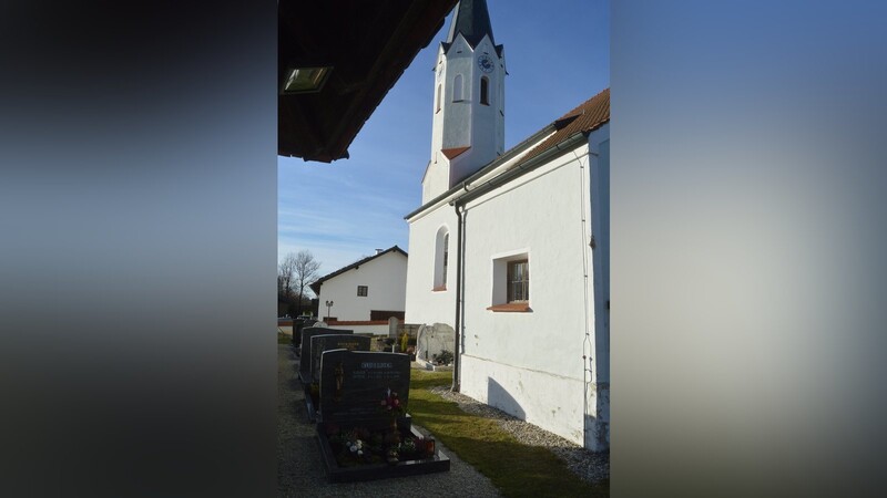 An der Kirche in Helmsdorf ist eine Renovierung nötig.