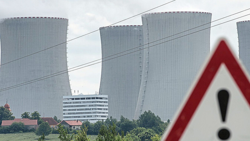 Die Kühltürme des böhmischen Atomkraftwerks Temelin. Hier hat es erneut eine Panne gegeben.