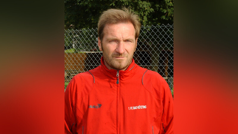 Uli Karmann hat sein Engagement als Trainer der SpVgg Hankofen verlängert (Foto: Dirk Meier).