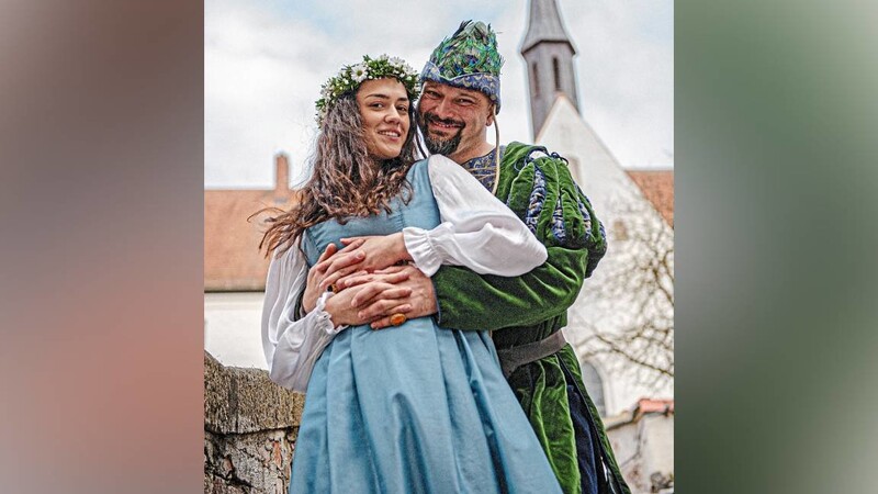 Das Herzogspaar der Festspiele 2024 (21. Juni bis 21. Juli) - Elena Hammerschmid und Sebastian Josef Danner.