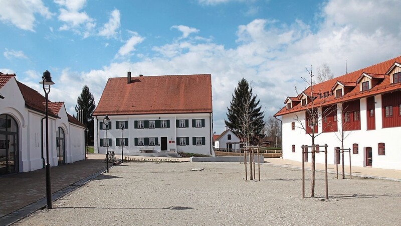 Das Trachtenkulturzentrum in Holzhausen dokumentiert die Entwicklung der bayerischen Trachtenkultur. Jetzt soll das Museum erweitert und neu konzeptioniert werden. Das Finanzministerium unterstützt Umbau und Erweiterung mit einer Fördersumme von 500 000 Euro.