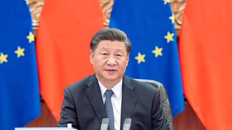 Chinas Präsident Xi Jinping verhandelt bei einer Videokonferenz im September über das Investitionsabkommen mit der EU. Am 30. Dezember wurde der Vertrag vereinbart - seitdem gibt es heftige Kritik.