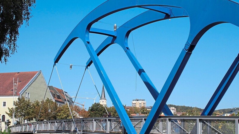 Die Blaue Brücke wird in der kommenden Woche wegen Reparaturarbeiten gesperrt.