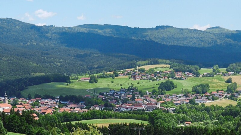 Blick auf die Greilbühelsiedlung in der Gemeinde Drachselsried.