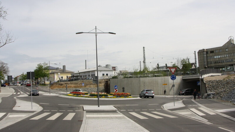 Der neu gebaute Jahnplatz an der Unterführung beim Bahnhof.