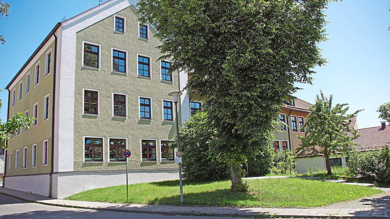 Im Erdgeschoss der Rettenbacher Schule könnten eventuell ein Bürgerzentrum und ein Dorfladen entstehen.