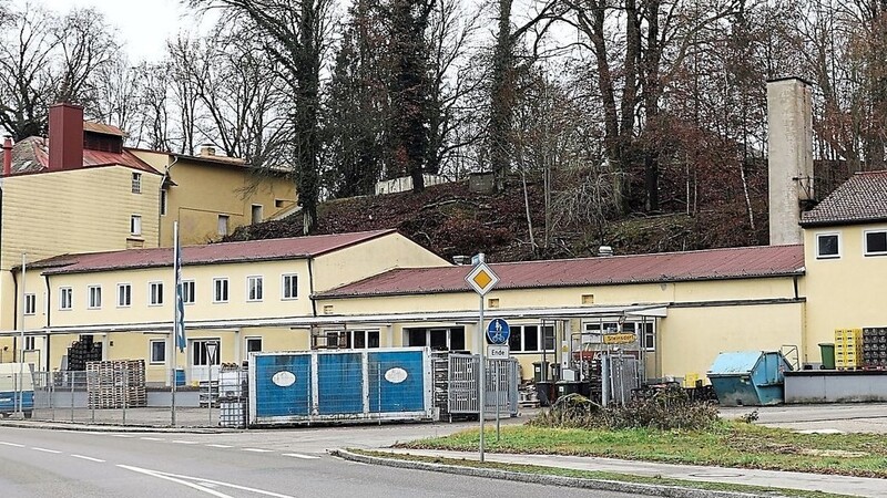 Die Schlossbrauerei im Altmannsteiner Ortsteil Sandersdorf wechselt den Eigentümer. Ab dem kommenden Jahr will der Abensberger Bräu Leonhard Salleck hier Biobier produzieren.