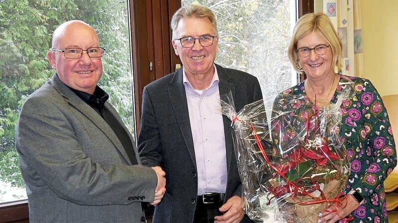 13 Jahre hatte Sepp Blaha den NBMB-Kreisverband mit Herzblut geleitet, dafür dankten ihm Bezirksvorsitzender Gerhard Engel und Conny Roider.