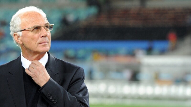 Franz Beckenbauer gerät in der Affäre um die Vergabe der WM 2006 immer stärker unter Druck.