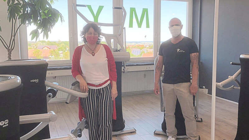Landtagsabgeordnete Ruth Müller besuchte vor der Eröffnung das Fitness-Loft my-fit24 und Inhaber Wolfgang Reiter.