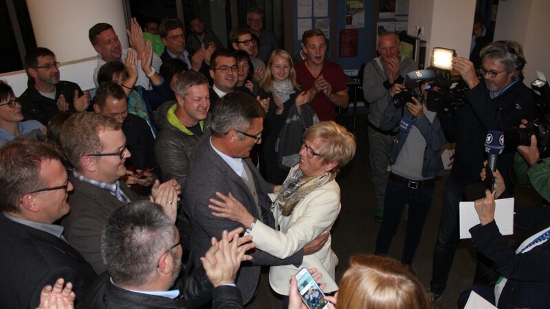 Aus der Bürgermeisterin Rita Röhrl wurde die Landrätin. Nun braucht aber Teisnach einen neuen Rathauschef.