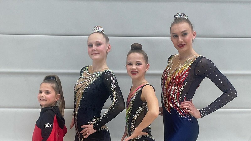 Die Chamer Gymnastinnen (von links) Madeleine Bauer, Emilia Maier, Valentina Bauer und Freia Weis glänzten mit guten Leistungen.