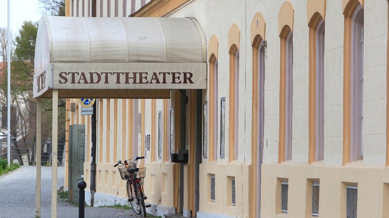 Der alte Eingang des "Bernlochner-Komplexes": Der Freistaat unterstützt die Generalsanierung des Stadttheaters mit einem Fördersatz von 75 Prozent.