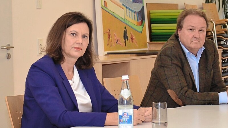 Neben Landtagspräsidentin Ilse Aigner war auch der Landtagsabgeordnete Helmut Radlmeier (beide CSU) zu dem Termin bei der AWO gekommen.