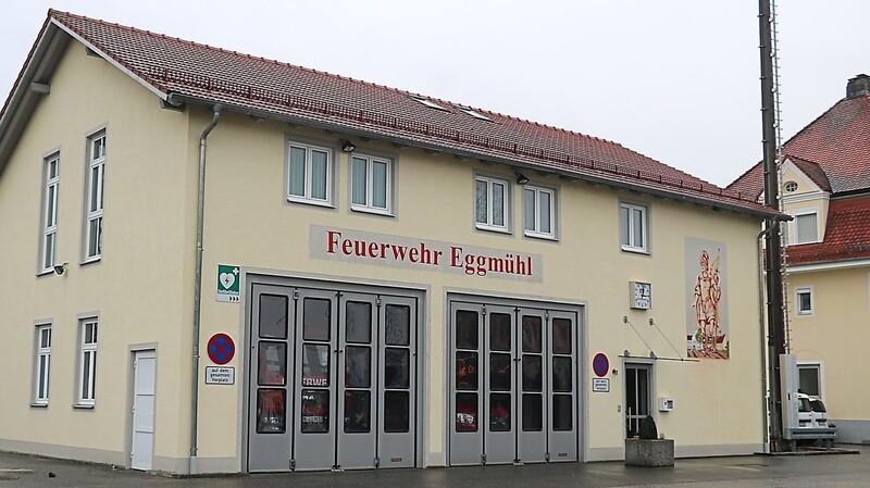 Die Fassade des Feuerwehrgerätehauses in Eggmühl wird saniert. Der Bauausschuss hat den Auftrag in seiner Sitzung am Dienstag vergeben.