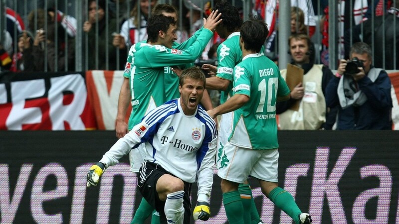 Verdammt lang her: Der letzte Sieg der Bremer gegen Bayern datiert vom 20. September 2008 - und führte bei Spielern wie Stefan Rensing und auf der Bank zu einem maximalen Frust-Moment.
