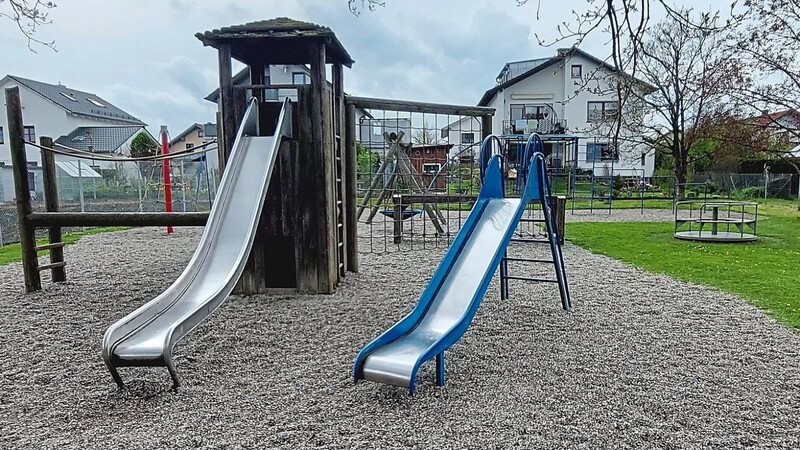 Der bestehende Viereckturm am Kinderspielplatz in Bonbruck soll durch einen neuen Turm ersetzt werden. Dem Zuschussantrag vom Dorfverschönerungsverein Bonbruck wurde einstimmig zugestimmt.