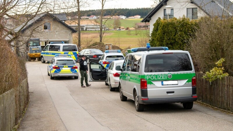 In Altfraunhofen kam am Sonntagnachmittag das Sondereinsatzkommando der Polizei zum Einsatz.