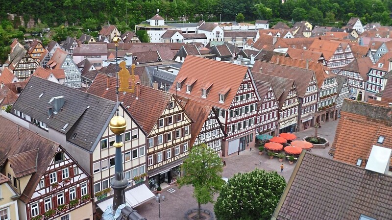 Das Schwarzwaldstädtchen Calw ist einer von rund 30 Orten entlang der Deutschen Fachwerkstraße.