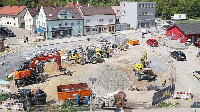 Blick über die Baustelle vom Isarturm aus: Das Projekt "Sanierung Untere Stadt" geht voran, erste Veränderungen sind mittlerweile zu erkennen.