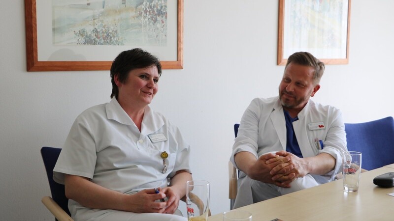 Die Krankenschwester Ania Stepien und Arzt Ireneusz Florian erinnern sich an ihre Heimat.