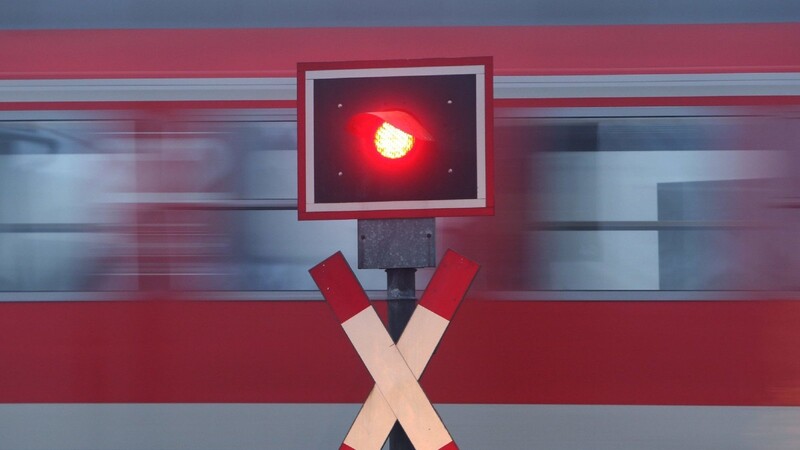 Bahnübergang (Symbolbild)