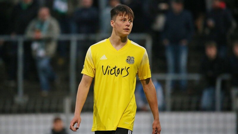 Anstatt für den 1. FC Saarbrücken wird Minos Gouras ab der kommenden Spielzeit für den SSV Jahn Regensburg auflaufen.
