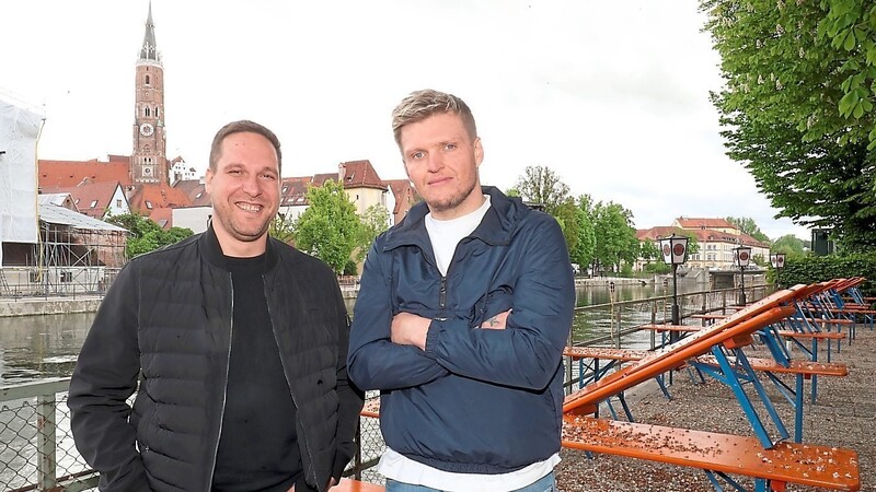 Betreiben neben dem "Rauchensteiner" nun den neuen "Biergarten zur Insel": Neu-Insulaner Tom Schleicher (links) und Franz Spornraft.