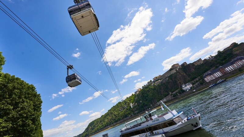 So wie in Koblenz könnte eine Seilbahn die Menschen durch die Luft befördern.  Foto: