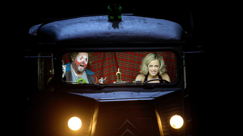 Stephen Gould (Tannhäuser) und Elena Zhidkova (Venus) "on the road"