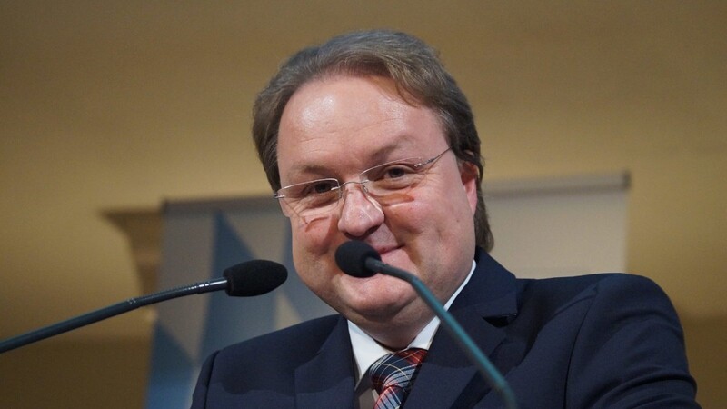 Helmut Radlmeier kandidiert für die Christozialen bei der Oberbürgermeisterwahl 2016.