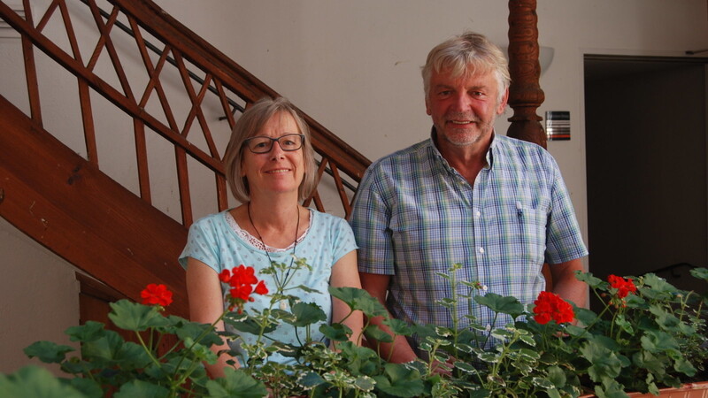 Ingrid Sattler und Paul Wieland sind beide beim Landshuter Netzwerk im Betreuten Wohnen tätig. Sie blicken zurück auf 25 Jahre.