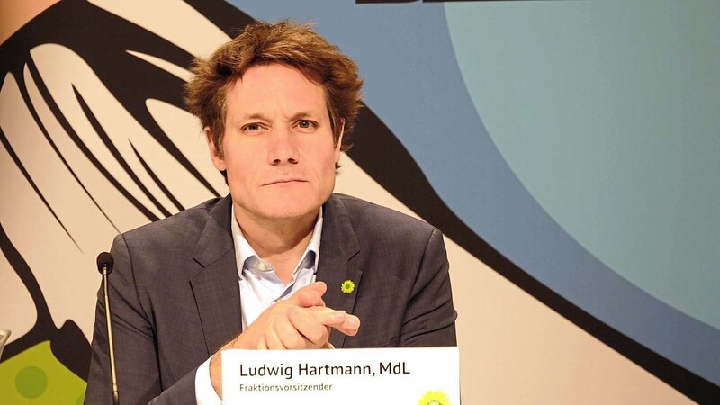 Fraktionschef Ludwig Hartmann spricht sich einmal mehr für die Abschaffung der 10H-Abstandsregel bei Windrädern aus.