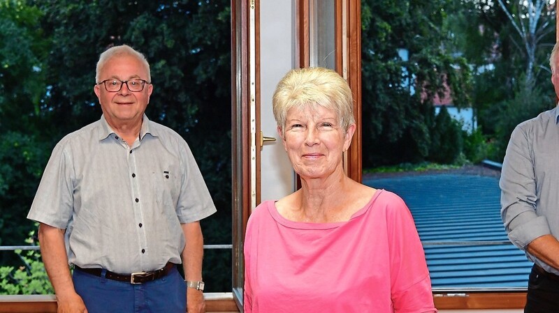 Der neue Vorstand der Freisinger Tafel (v. l.): Kassier Johann May, zweite Vorsitzende Gundi Kürten und Vorsitzender Manfred Schimmerer.