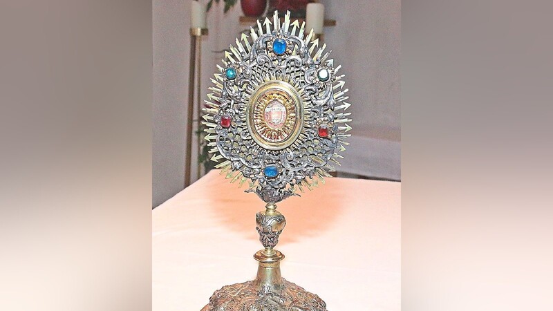 Das Ostensorium mit der Reliquie des heiligen Sebastian wurde früher am Bruderschaftsjahrtag zum Küssen gereicht.