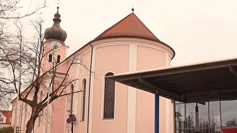 Nicht mehr am Marienplatz, sondern auf dem Gelände rund um Stadtpfarrkirche Sankt Maria und Stadthalle soll das Pfälzer Weinfest heuer stattfinden - so es überhaupt stattfinden kann.