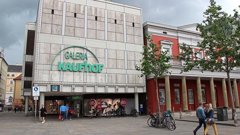 Ein Herzstück in der Regensburger Innenstadt: Die Kaufhof-Filiale am Neupfarrplatz bleibt geöffnet.