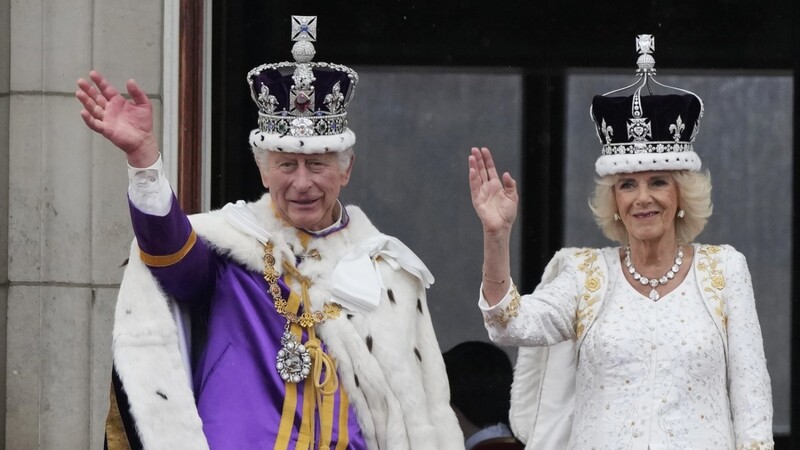 König Charles III. und Königin Camilla müssen vor allem bei jungen Briten Überzeugungsarbeit leisten.