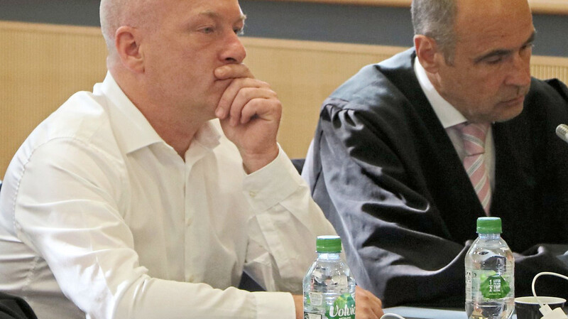 Joachim Wolbergs (l. ) und sein Verteidiger Peter Witting werden ab 1. Oktober im zweiten Verfahren um die Unschuld des OB kämpfen.