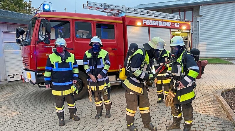 Ein Atemschutztrupp der Feuerwehr Bad Kötzting, mit Gasmessgerät ausgestattet, führte Messungen durch.