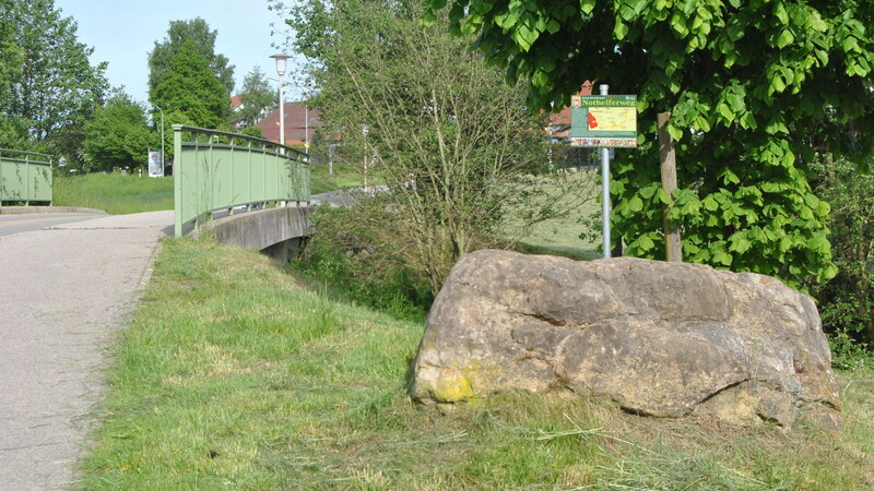 Mit Station 1 "Breitenstein" beginnt der Nothelfer-Weg nahe der Pfarrangerbrücke und führt nach Diemannskirchen.